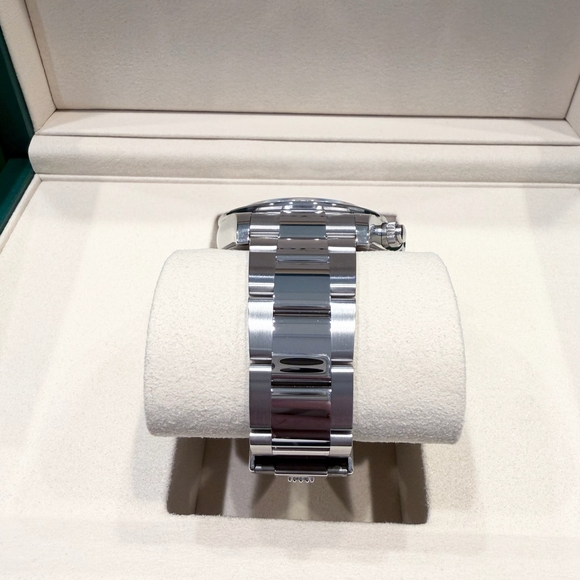 Rolex Daytona Panda 126500LN - Picture 6 of 9